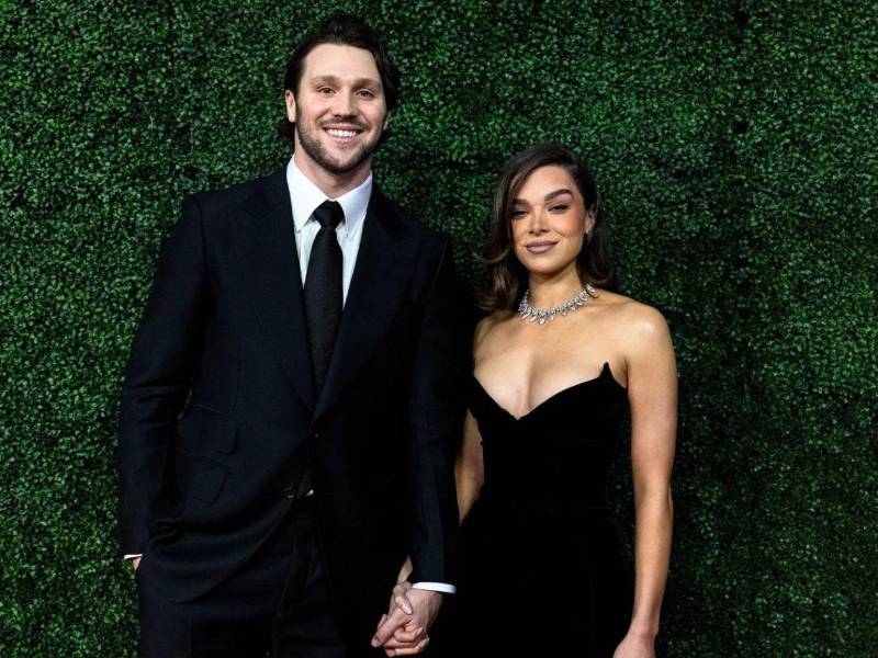 Hailee Steinfeld y Josh Allen