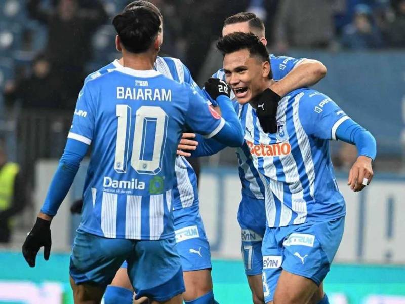 La felicidad de Denil Mandonado tras su gol para la victoria de su equipo en la Liga de Rumanía.
