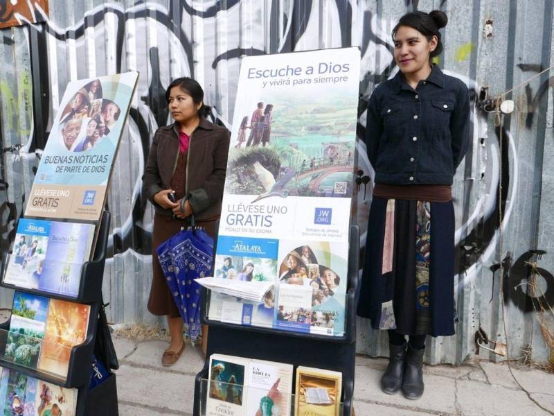 Testigos de Jehová permiten autotransfusiones: qué cambia