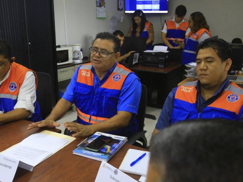 El subcomisionado de Copeco, Alex Estévez, explicó que los primeros auxilios serán uno de los principales puntos de atención durante los desfiles patrios.