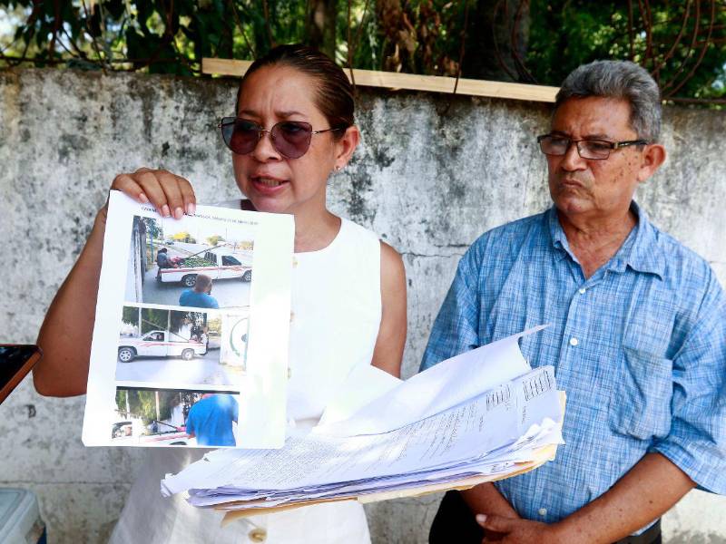 Docentes y padres de familia exponen sus señalamientos sobre el manejo de la merienda escolar y otros fondos.