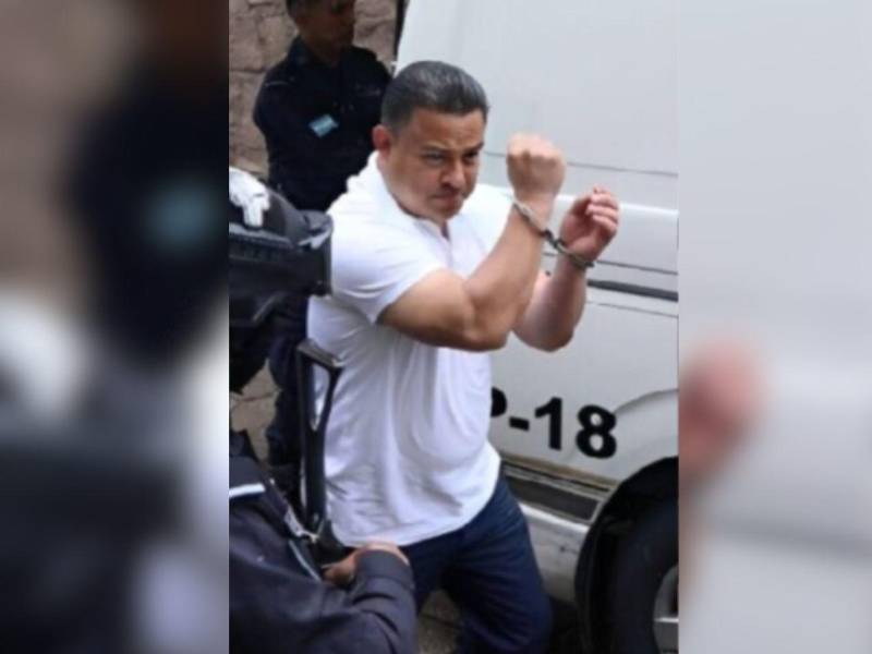 Fotografía de Nelson Márquez cuando fue requerido por su supuesta participación en un desfalco superior a los 3,084 millones de lempiras al Estado de Honduras.