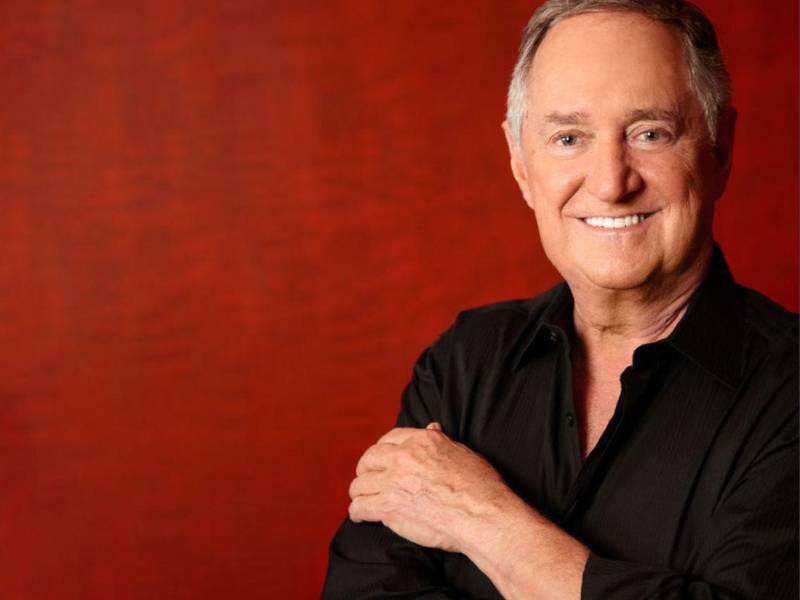 Neil Sedaka fue un cantante pop, pianista y compositor estadounidense.
