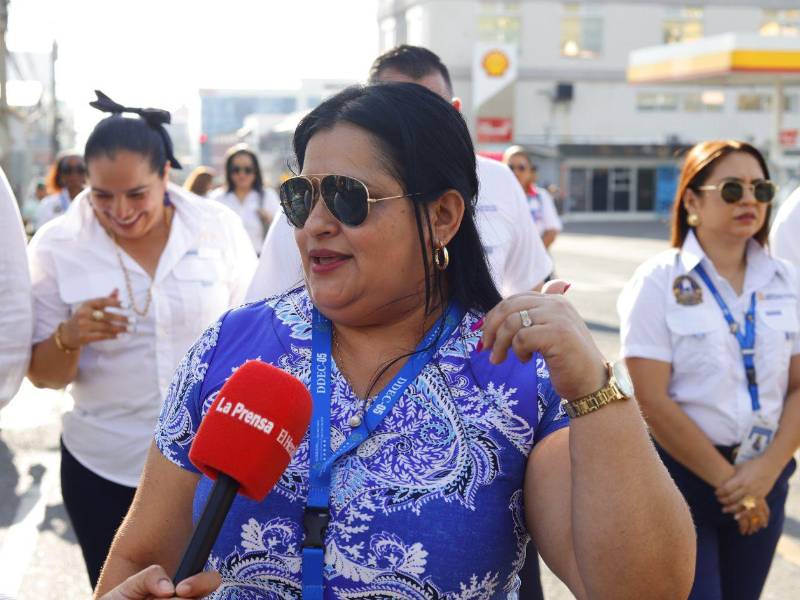 La licenciada Suyapa Coto, directora municipal de Educación, explicó a LA PRENSA que a última hora se incorporaron más centros educativos, superando la cantidad prevista inicialmente en la lista de participantes.