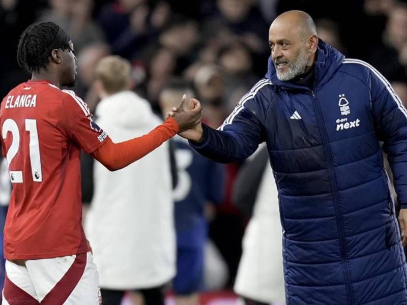 Nottngham Forest es tercero en la tabla y jugaría Champions League en la próxima campaña.