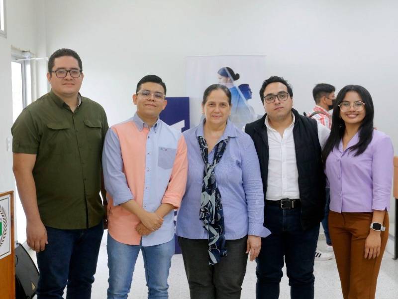 Mario Sánchez , Eduardo Domínguez, Ana María Reyes, Carlos Giron y Cesia Paguada lideraron la jornada de capacitación.