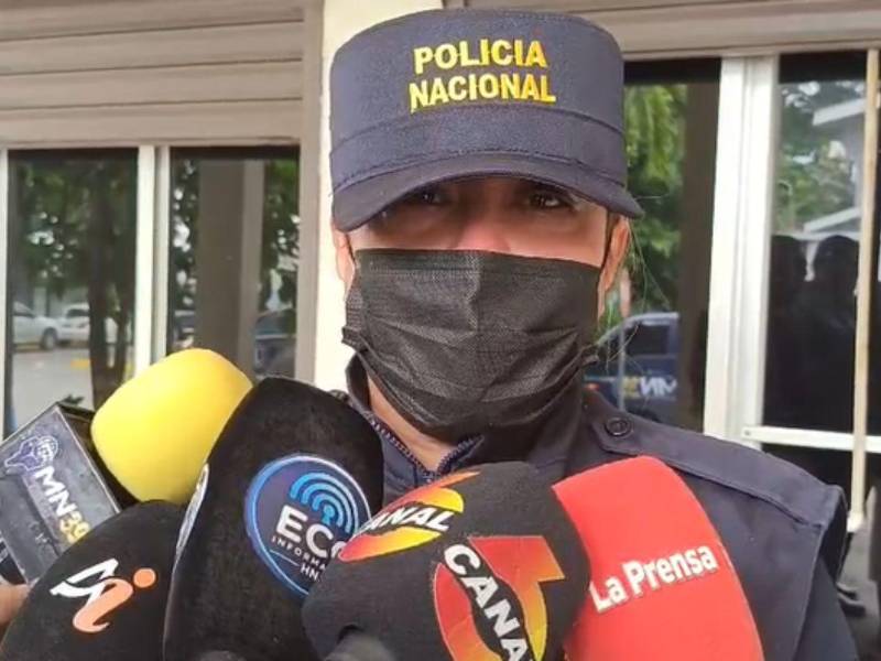 Portavoz de la Daet durante las declaraciones a medios de comunicación.