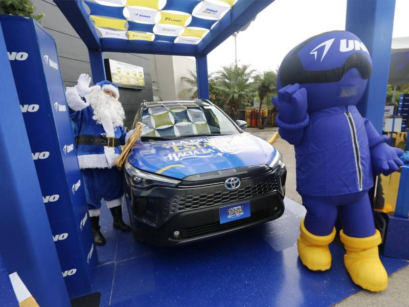 Cuatro Toyota Corolla Cross forman parte de los grandes premios de la promoción navideña de UNO y Pronto, que invita a los clientes a acumular oportunidades con sus compras habituales y participar en el sorteo programado para el 8 de enero de 2027.