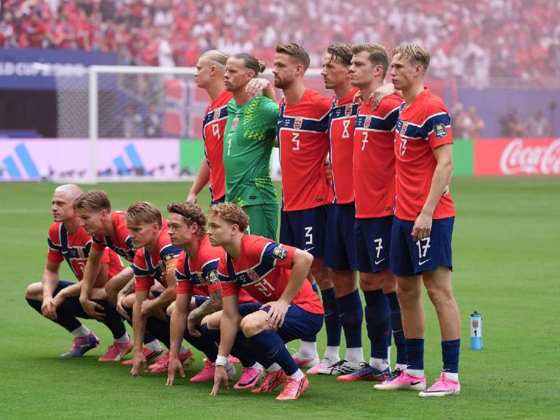 Noruega e Inglaterra pelean por un boleto a las semifinales del Mundial 2026.