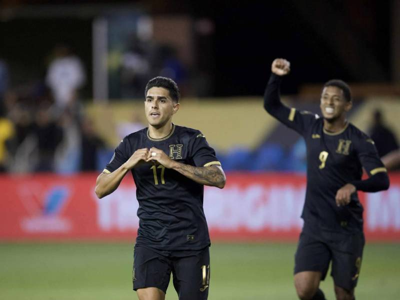 Luis Palma celebrando su gol marcado en el Honduras vs Curazao.