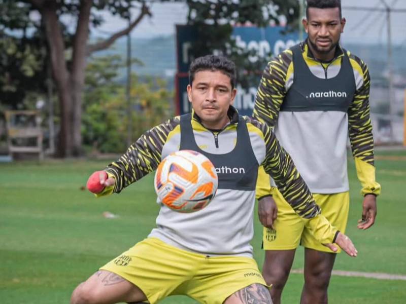 El mundo del fútbol está de luto y consternado por el repudiable asesinato del jugador Mario Pineida de Ecuador.