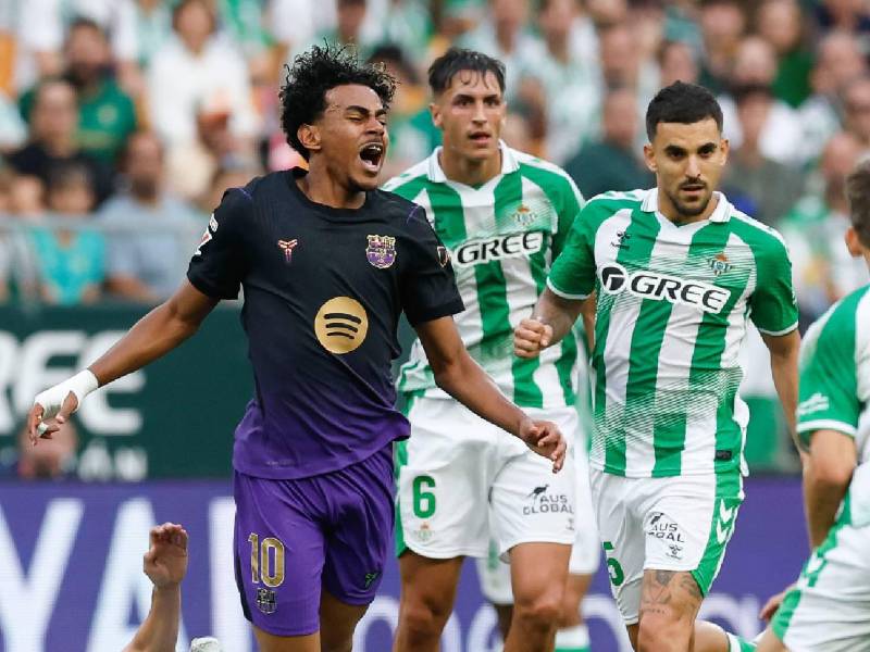 Lamine Yamal se gastó un golazo en el triunfo de los culés en casa del Betis.