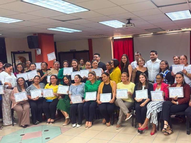 La la Dirección Departamental de Educación de Cortés alcanza un total de más de 580 docentes capacitados.