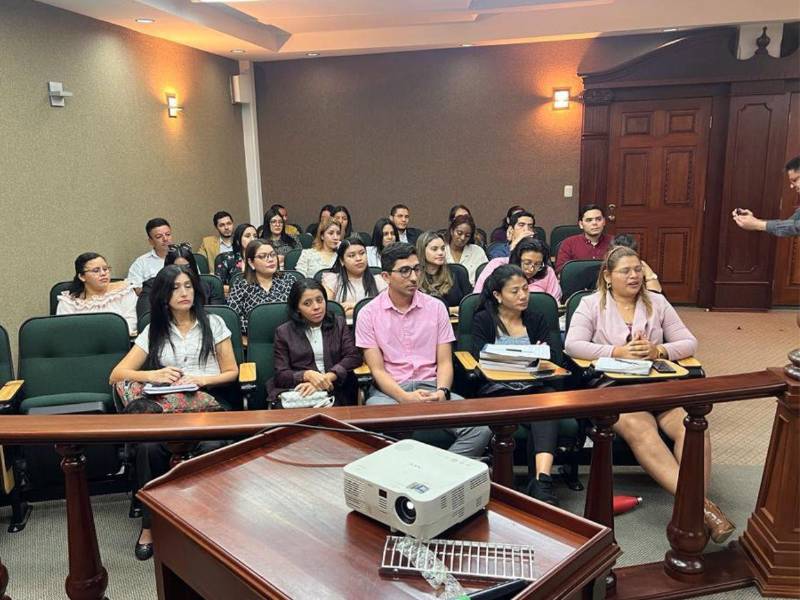 El estudio de casos Harvard, también es un referente de la casa de estudios.