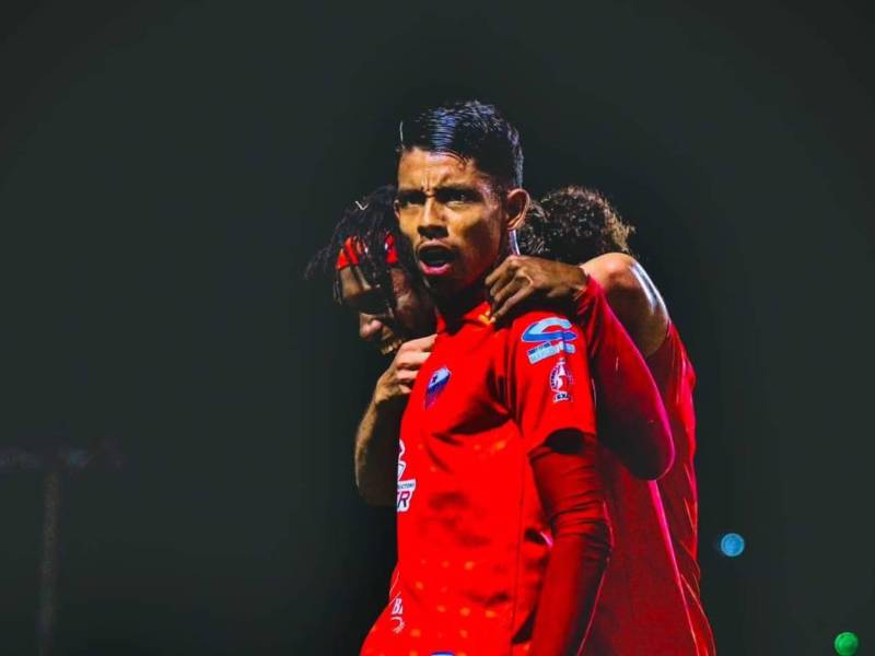 A sus 29 años, el futbolista ha logrado cumplir uno de sus grandes sueños al competir en la máxima categoría después de recorrer un largo camino desde las divisiones inferioress.