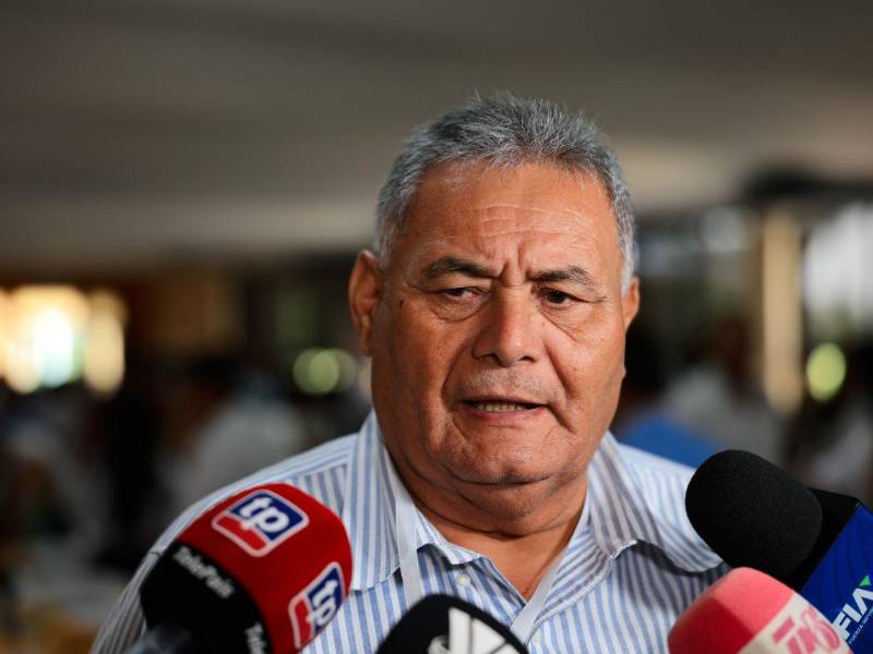 El alcalde de Omoa, <b>Ricardo Alvarado</b>, afirmó que la municipalidad mantiene como prioridad la inversión en educación y salud, destinando recursos para mejorar la infraestructura y el funcionamiento de los centros educativos del municipio.