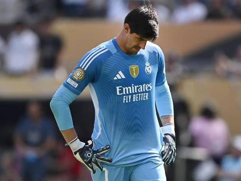 Thibaut Courtois se disculpó con la afición del Real Madrid por la dolorosa eliminación ante el PSG.