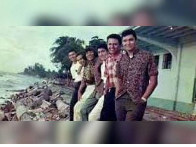 El nombre de los Los Robbins fue idea de Armando Gochez, historiador del grupo y hermano de Julio.