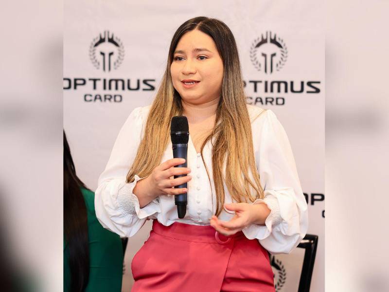 Gennie Ramos, Brand Manager de Pizza Hut, señaló que este beneficio para los miembros de Optimos Card está disponible en los 70 restaurantes a nivel nacional.