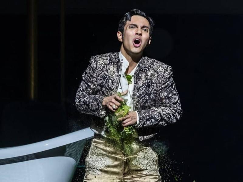 Dennis Orellana en una presentación artística en Duisburg, Alemania.