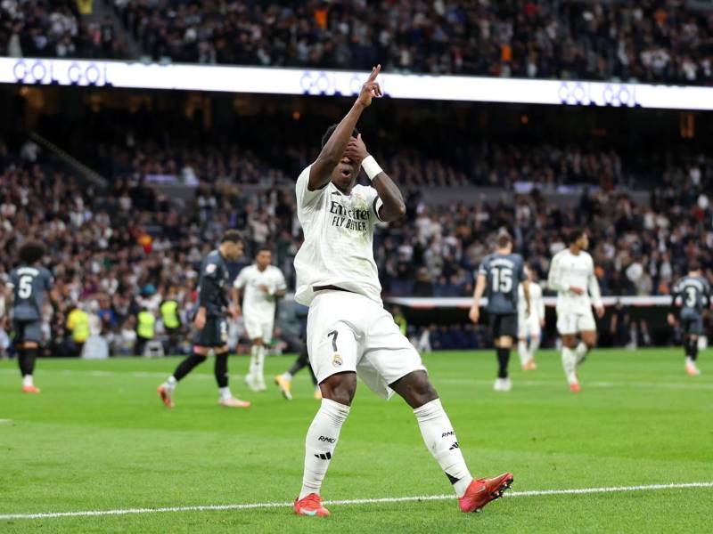 La curiosa celebración de Vinicius tras su gol frente al Rayo Vallecano.