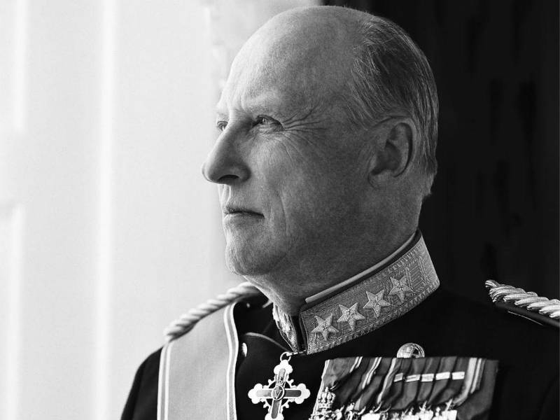 El rey Harald es el gran modernizador de nuestra monarquía. Es un hombre que comprende su época y que cambia para conservar, escribió en una ocasión Aftenposten, principal diario noruego.