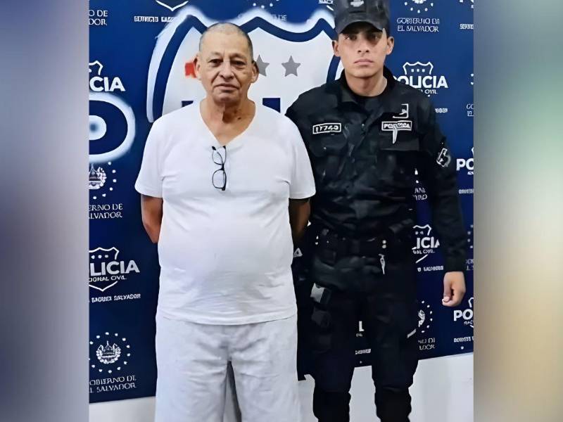 En las últimas horas ha circulado en redes sociales que el apóstol Santiago Zúniga fue condenado a ocho años de prisión en El Salvador, generando diversas reacciones entre sus seguidores. Esto se sabe sobre la supuesta condena