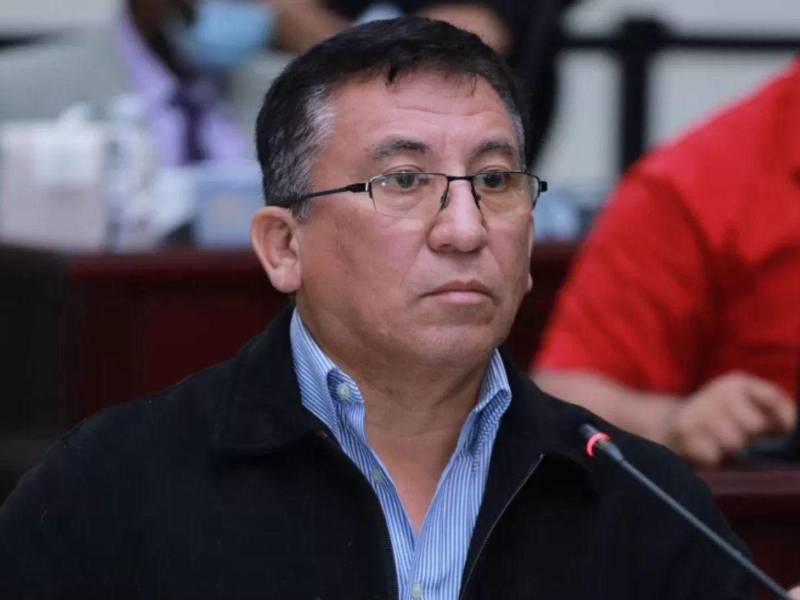 Bartolo Fuentes, actual diputado de Libre, está quedando fuera del listado de nueve candidatos que participarán en generales en ese instituto político.