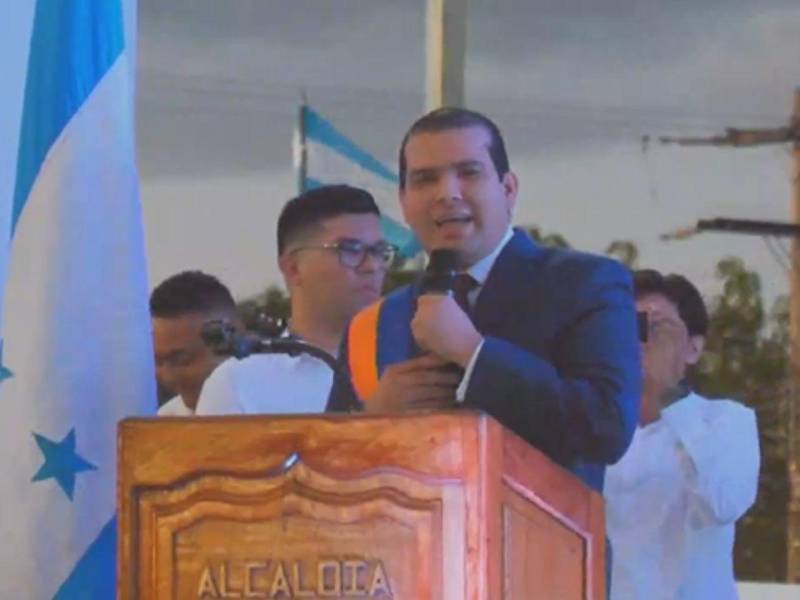 Eber Aplícano durante su primer discurso como alcalde de Choluteca.