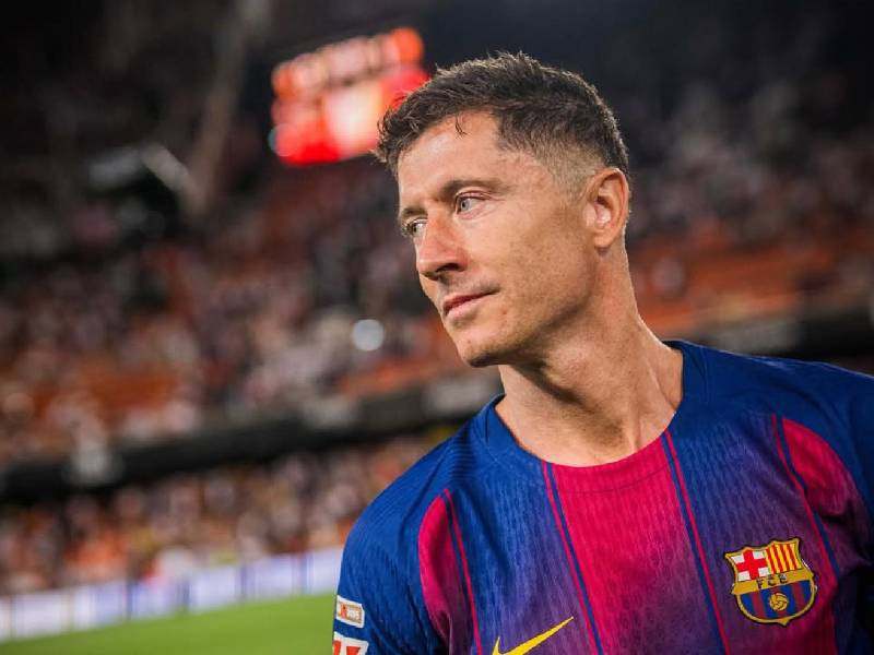 Sorpresa. El futuro de Robert Lewandowski podría dar un giro inesperado luego de confirmarse su adiós en el Barcelona.