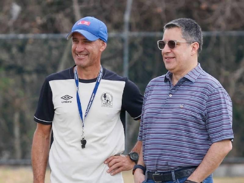 El presidente del Olimpia, Rafael Villeda, se pronunció sobre la incomodidad expresada por Eduardo Espinel respecto a las condiciones del fútbol hondureño.