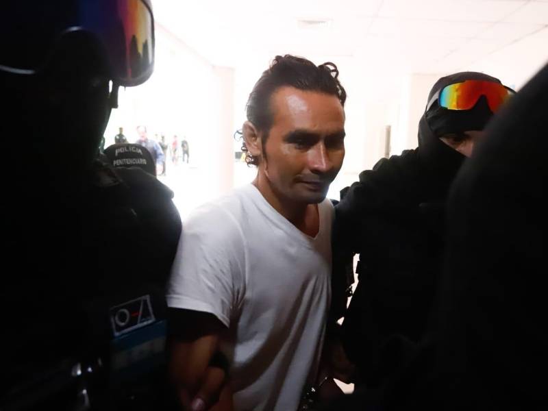 Juan Carlos Urbina Rosales al momento de presentarse la tarde de este jueves a su audiencia inicial por el asalto a una joven.