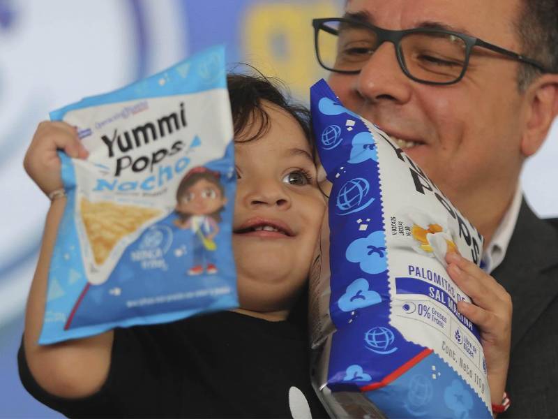 El pequeño Neithan Isaac Benítez, paciente de Operación Sonrisa, simbolizando la esperanza que esta alianza brinda a cientos de familias.
