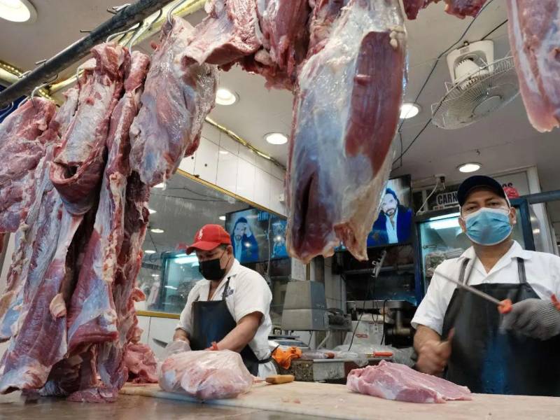 Actualmente la libra de carne de pollo cuesta 32 lempiras si se compra por cesta y<b> </b>34 lempiras al detalle.