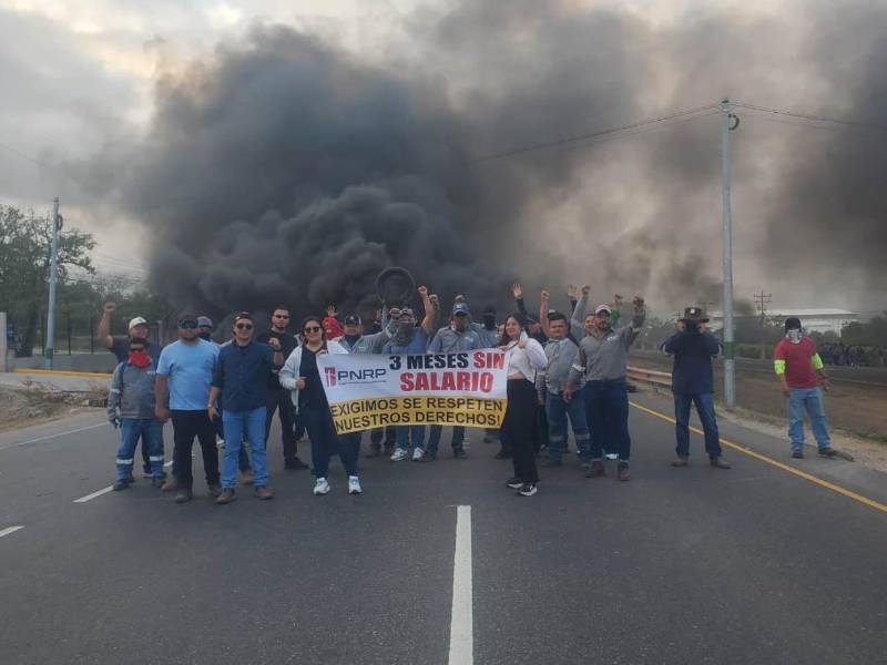 Toma de carretera por parte de empleados del PNRP en Las Flores, Villas de San Antonio, Comayagua.