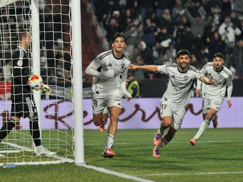 Jugadores del Albacete celebrando uno de los goles ante el Real Madrid en los octavos de final de la Copa del Rey.