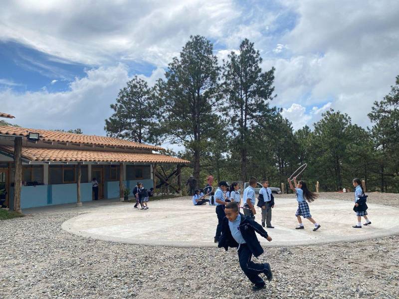 La escuela Vida Abundante en Gualcinse ofrece una alternativa educativa bilingüe que transforma el futuro de niños y jóvenes en el sur de Lempira.