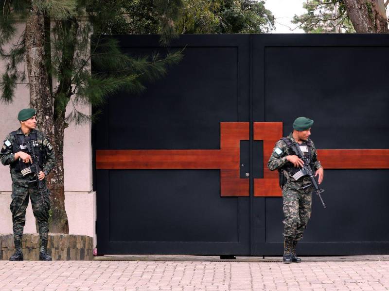 El presidente electo Nasry Asfura mantiene reuniones estratégicas en su residencia en el municipio de Santa Ana, Francisco Morzáan.