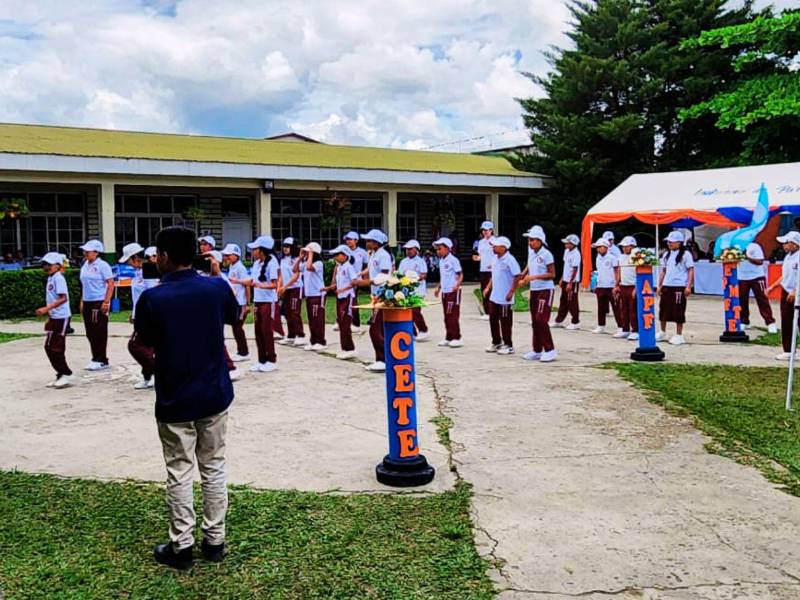 Los niños son más vulnerables a la contaminación del aire durante la actividad física, por lo que se recomienda reducir el ejercicio al aire libre en ambientes con humo o partículas contaminantes.