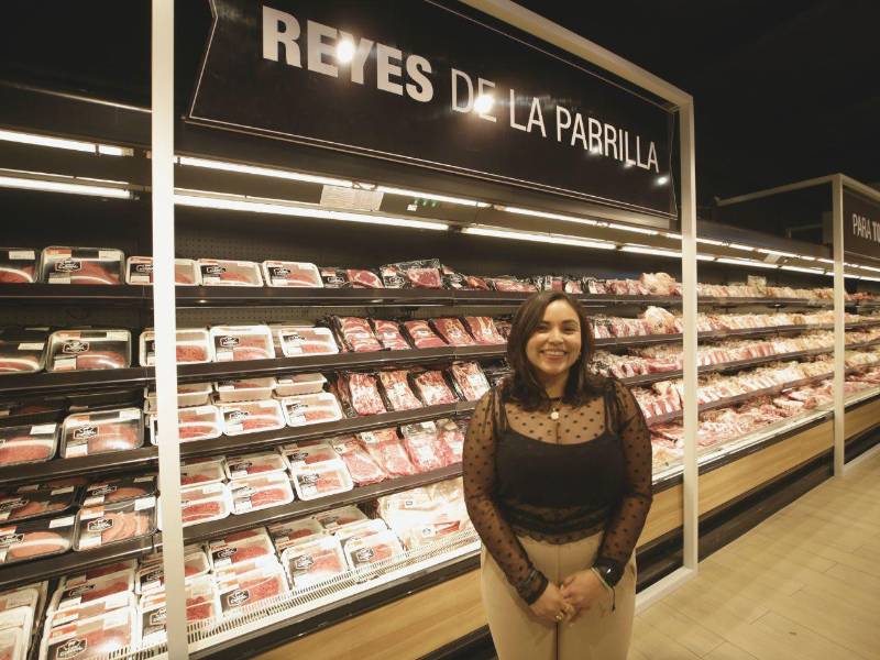 Ana Paola Arita, gerente de mercadeo de Selectos Del Corral, destaca la experiencia única que ofrece la tienda.