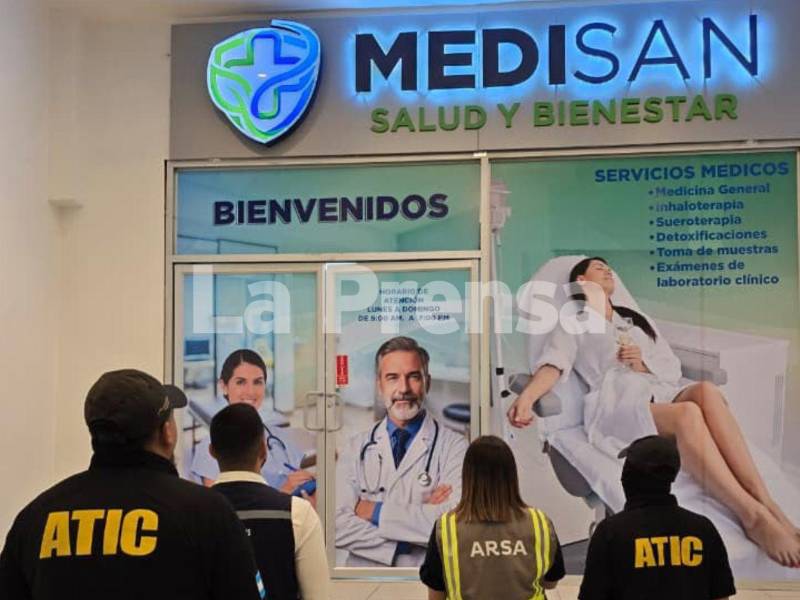 Operativo conjunto de la ATIC y ARSA en el marco de investigaciones sobre presuntas irregularidades sanitarias.