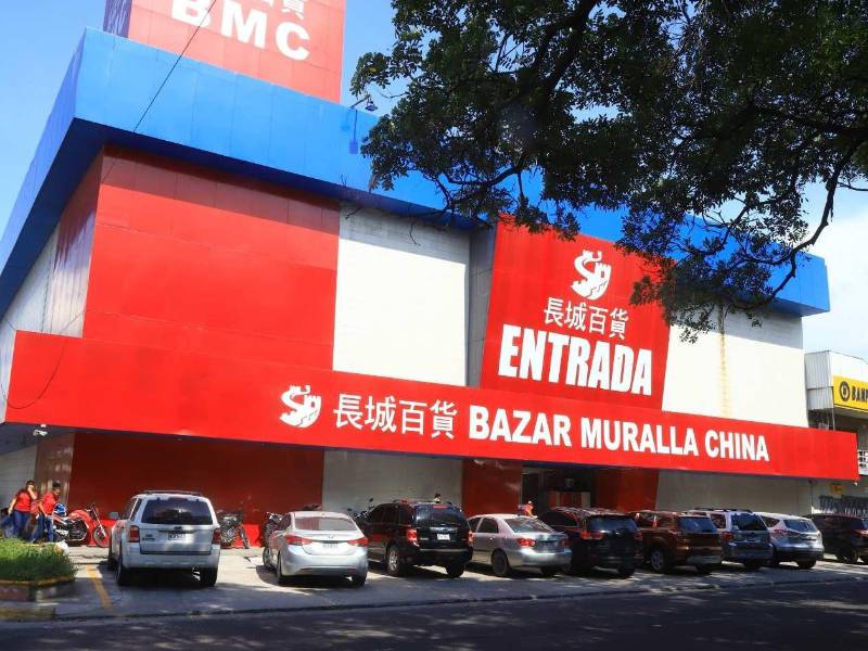 Los comerciantes hondureños se quejan que no pueden competir a veces con los precios de los locales chinos.
