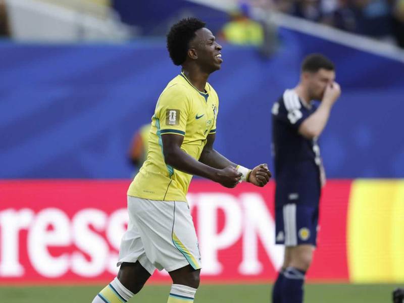Vinicius abrió el marcador del juego entre Brasil y Escocia.