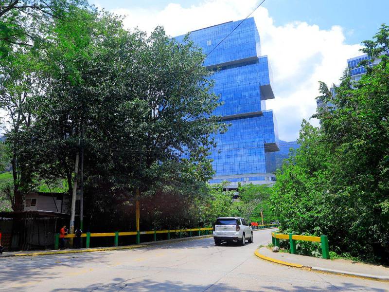 La Corporación aprobó el año pasado que se construiría y ampliaría este puente, más la ampliación de un tramo en el sector del Rancho El Coco; ahora harán una rotonda en ese sitio y una pavimentación tras el cambio aprobado por las autoridades.