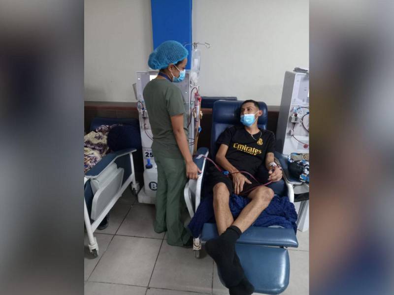 Joven de Taulabé lucha contra la insuficiencia renal desde 2020 y ahora necesita un trasplante para sobrevivir.