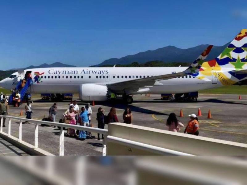 En el marco de su 58 aniversario, Cayman Airways anunció la incorporación de cuatro vuelos adicionales los días viernes hacia La Ceiba entre el 21 de agosto y el 11 de septiembre de 2026.