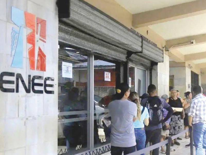 La medida de impacto inmediato para los consumidores será el congelamiento de la tarifa durante seis meses.