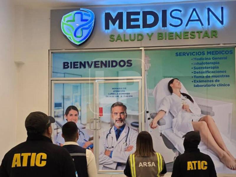 Operativo conjunto de la ATIC y ARSA en el marco de investigaciones sobre presuntas irregularidades sanitarias.