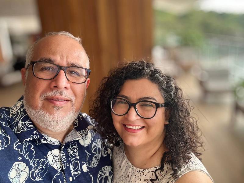 Óscar Merlo y su esposa Lexa.