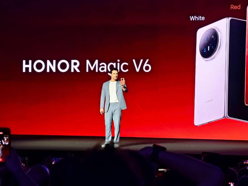 Junto a una apuesta futurista, se presentó el HONOR Magic V6, su plegable más avanzado hasta la fecha, además de nuevos dispositivos como MagicPad 4 y MagicBook Pro 14, reforzando su integración de hardware y software inteligente en torno a necesidades reales.